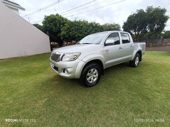 TOYOTA HILUX 2.5 4X4 CS CHASSI CABINE 16V TURBO DIESEL 2P MANUAL